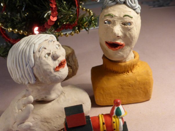plasticine heads and christmas decor